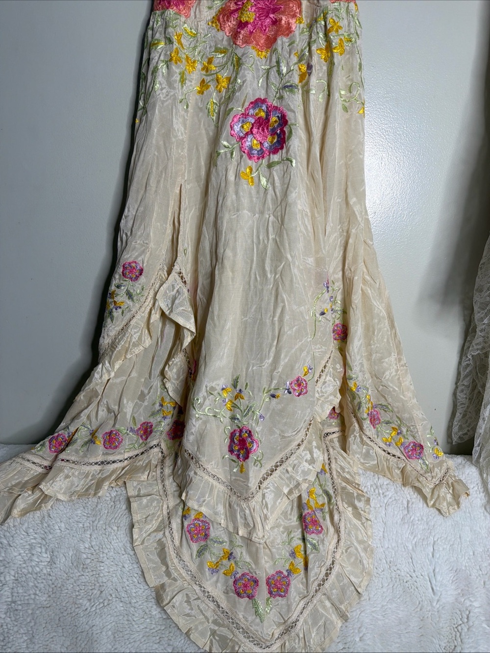 Free people Full Bloom Colorful Embroidered Handkerchief Hem Tunic top L - Picture 7 of 11